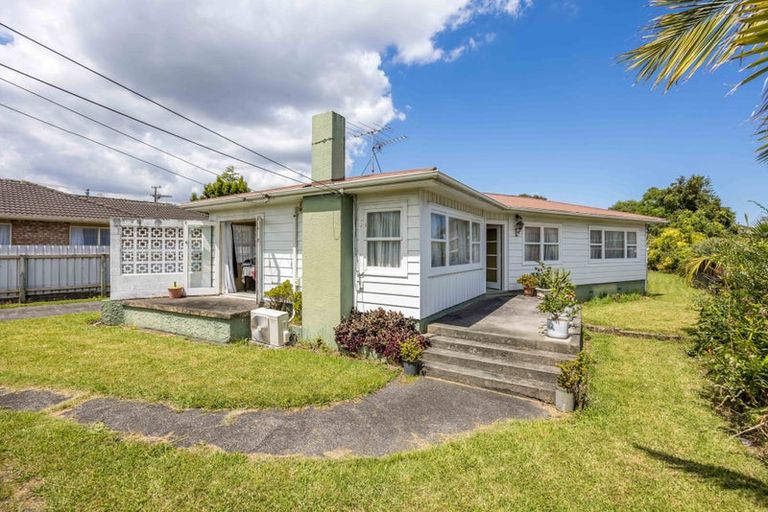 Photo of property in 2 Lansdown Avenue, Papatoetoe, Auckland, 2025
