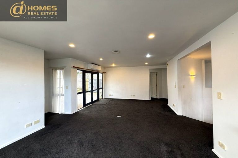 Photo of property in 56 Hogarth Rise, West Harbour, Auckland, 0618