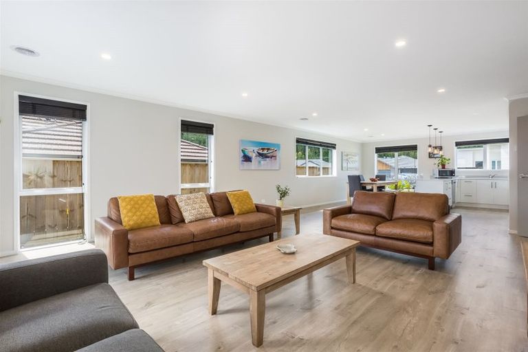 Photo of property in 3 Weatherdeck Close, Whitby, Porirua, 5024