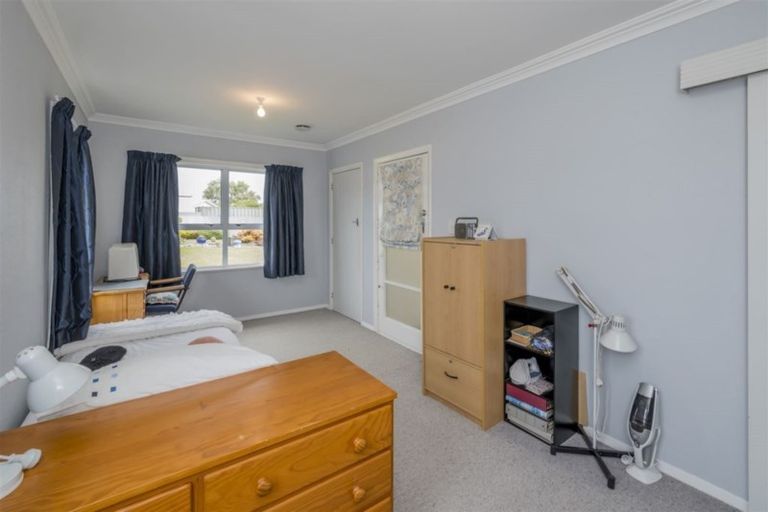 Photo of property in 18 Bledisloe Street, Levin, 5510