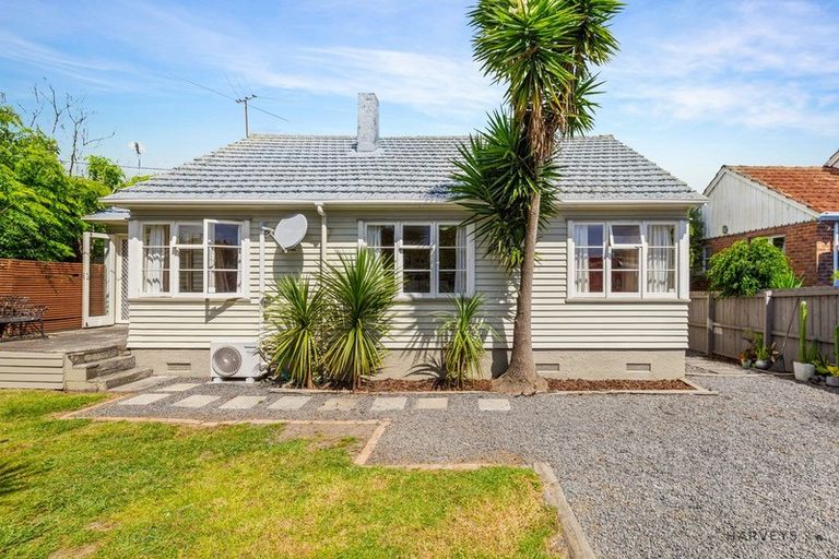 Photo of property in 76 Titirangi Road, New Lynn, Auckland, 0600