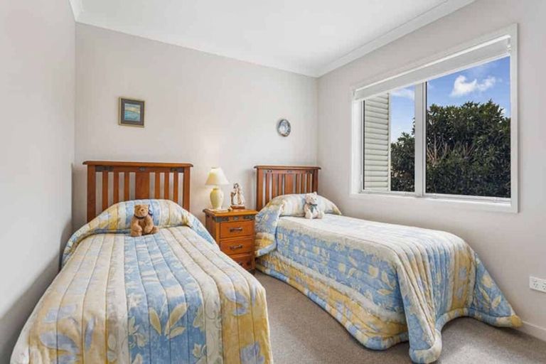 Photo of property in 20 Kensington Drive, Orewa, 0931