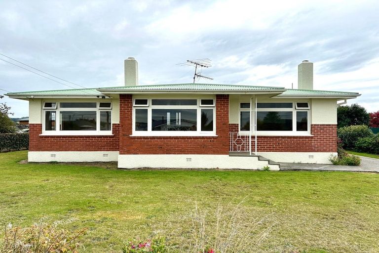 Photo of property in 1 Anderson Street, Stirling, 9231