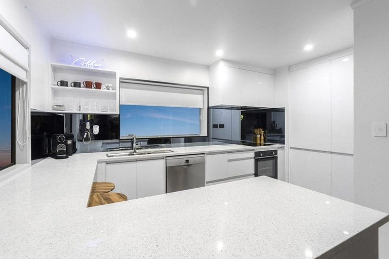 Photo of property in 1/29 Barberton Terrace, Red Hill, Papakura, 2110