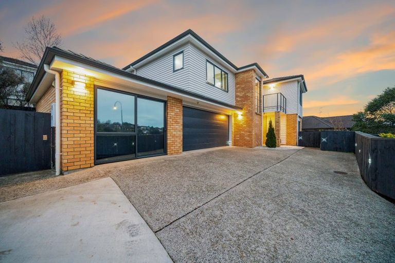 Photo of property in 20 Ina Ville Drive, Pukekohe, 2120