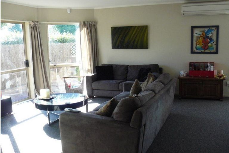 Photo of property in 36b Aquarius Drive, Kawaha Point, Rotorua, 3010
