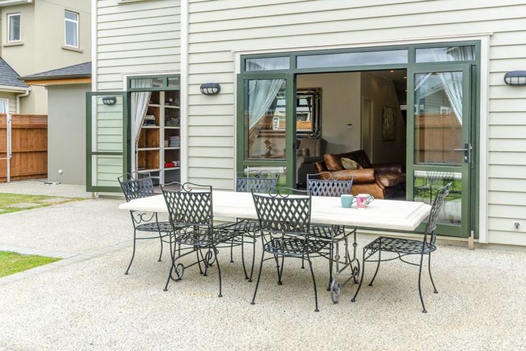 Photo of property in 24 Trecarne Street, Karaka, Papakura, 2113