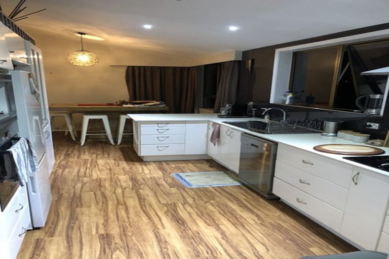 Photo of property in 4 Intrepid Place, Torbay, Auckland, 0630