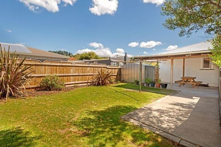 Photo of property in 12 Endcliffe Road, Kaiti, Gisborne, 4010