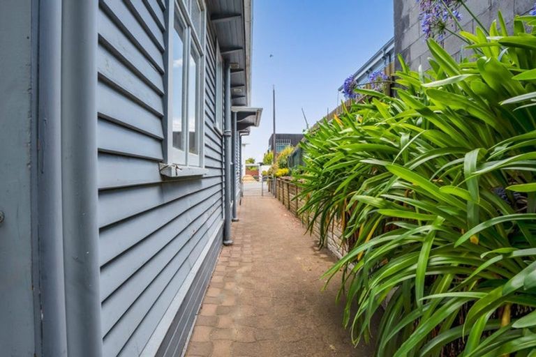 Photo of property in 259 Saint Aubyn Street, New Plymouth, 4310