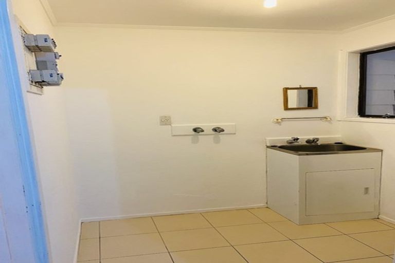 Photo of property in 49 Dissmeyer Drive, Clover Park, Auckland, 2019