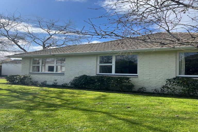 Photo of property in 145 Avonhead Road, Avonhead, Christchurch, 8042