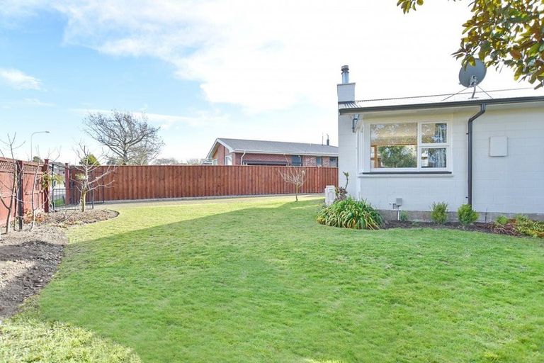 Photo of property in 6 Fairmont Place, Hornby, Christchurch, 8042