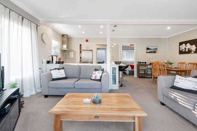 Photo of property in 1/25 Orion Place, Hillcrest, Auckland, 0627