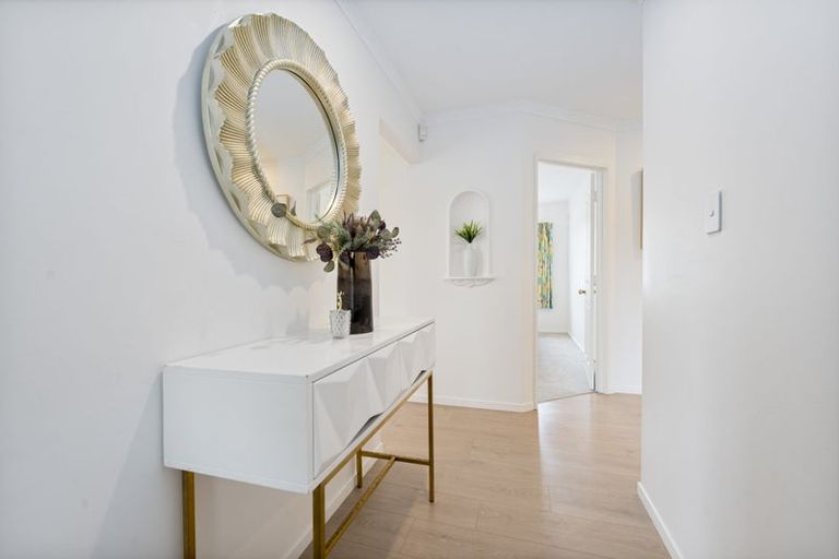 Photo of property in 2 Ferngrove Avenue, Ranui, Auckland, 0612