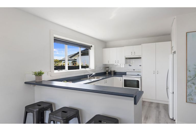 Photo of property in 40 Harrowdale Drive, Avonhead, Christchurch, 8042