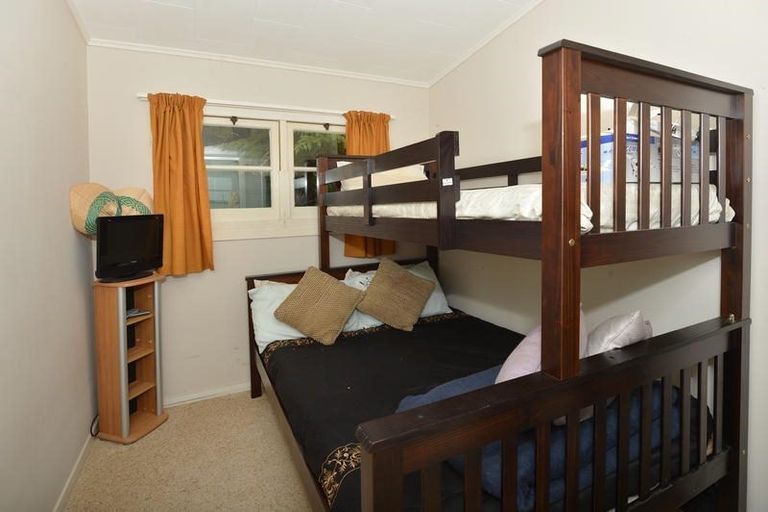 Photo of property in 3a Kopipi Crescent, Ngunguru, Whangarei, 0173