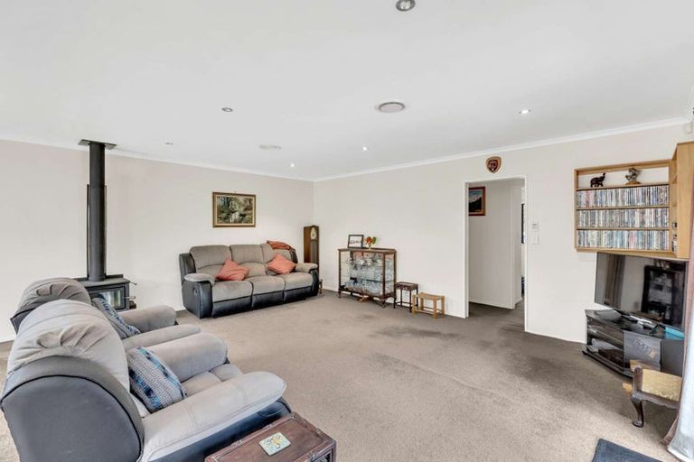 Photo of property in 104a Awaroa Road, Helensville, 0800