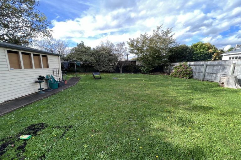 Photo of property in 43 Lyndhurst Street, Takaro, Palmerston North, 4412
