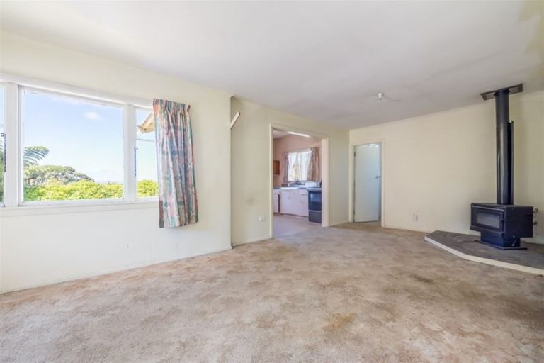 Photo of property in 46 Pekanga Road, Normandale, Lower Hutt, 5010