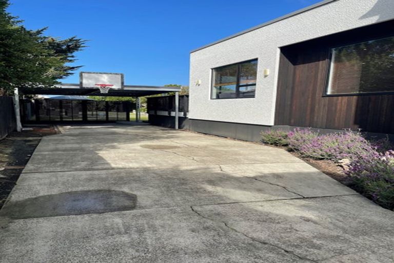 Photo of property in 133 Estuary Road, South New Brighton, Christchurch, 8062