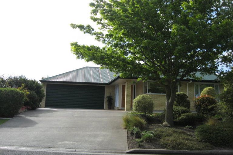 Photo of property in 6 Rickton Place, Rangiora, 7400