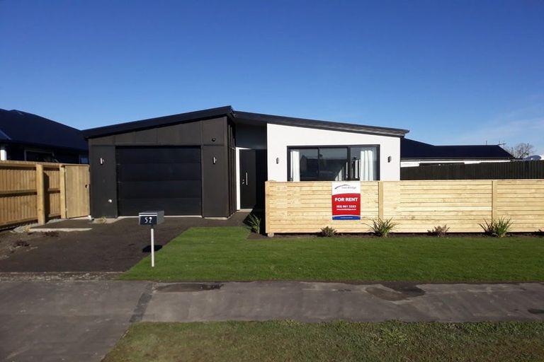 Photo of property in 52 William Nicholls Drive, Belfast, Christchurch, 8051