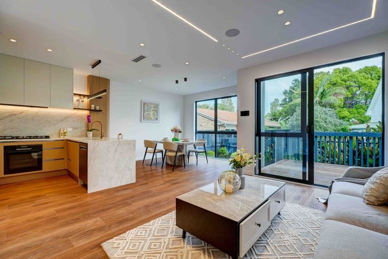 Photo of property in 4/7 Alma Road, Milford, Auckland, 0620