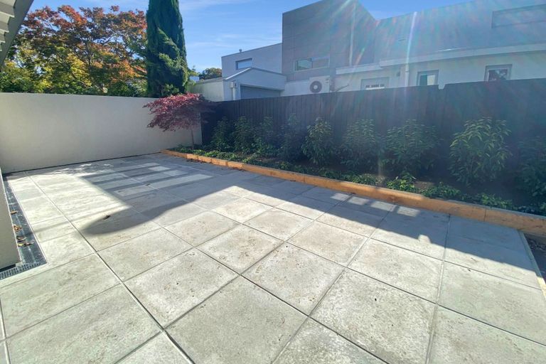 Photo of property in 4/17 Kahu Road, Riccarton, Christchurch, 8041