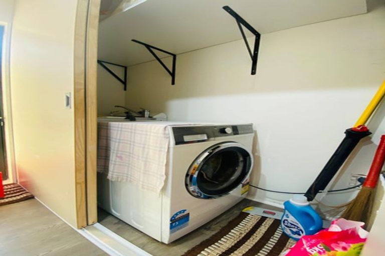 Photo of property in 1/117 Clevedon Road, Papakura, 2110