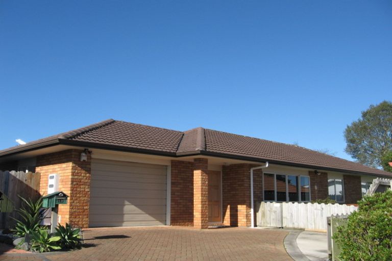 Photo of property in 12 Emmerdale Avenue, Papakura, 2110