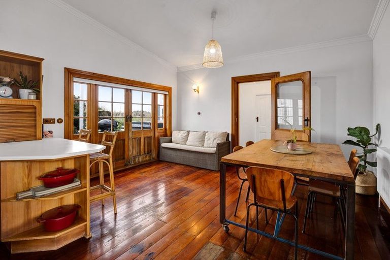 Photo of property in 76 Turuturu Road, Hawera, 4674