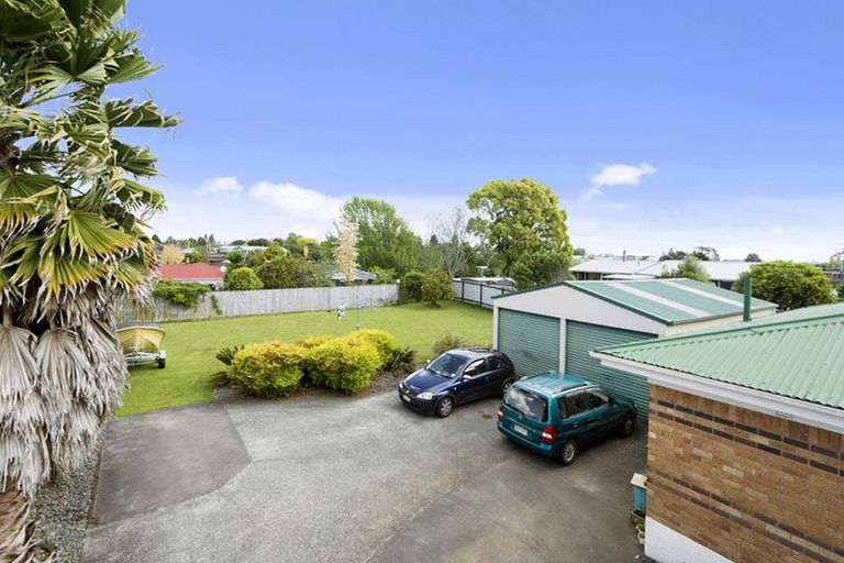 Photo of property in 20 Campbell Place, Papakura, 2110