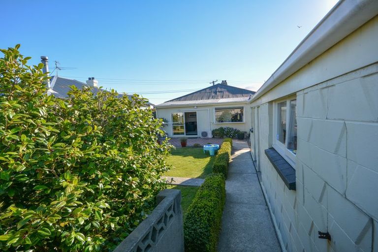 Photo of property in 11 Hargest Crescent, Saint Kilda, Dunedin, 9012
