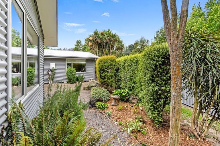 Photo of property in 1 Hart Place, Lake Coleridge, 7572