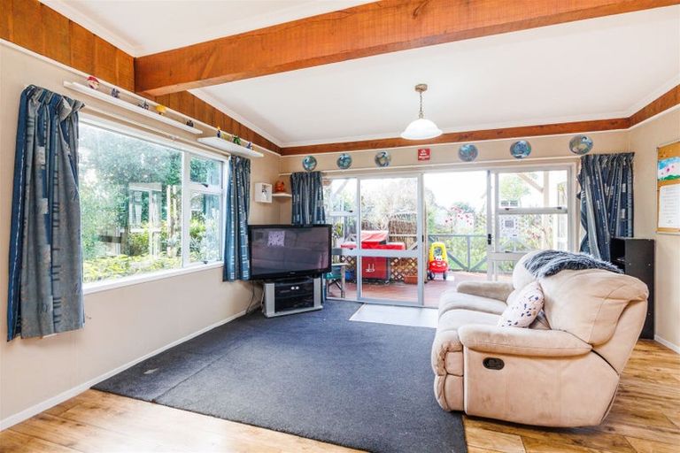 Photo of property in 20 Nuku Street, Tangimoana, 4822