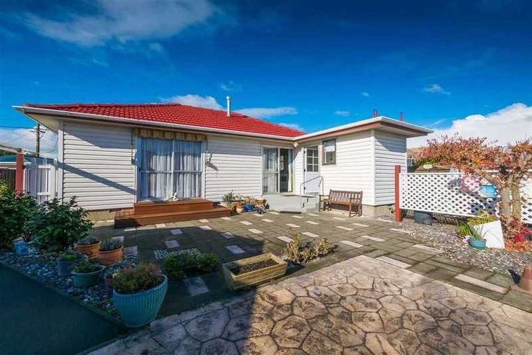 Photo of property in 142 Springs Road, Hornby, Christchurch, 8042