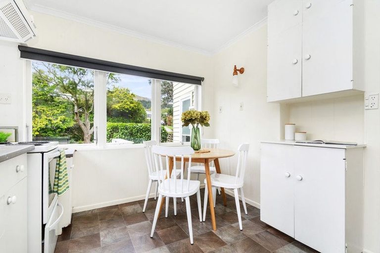 Photo of property in 13 Bell Street, Tawa, Wellington, 5028