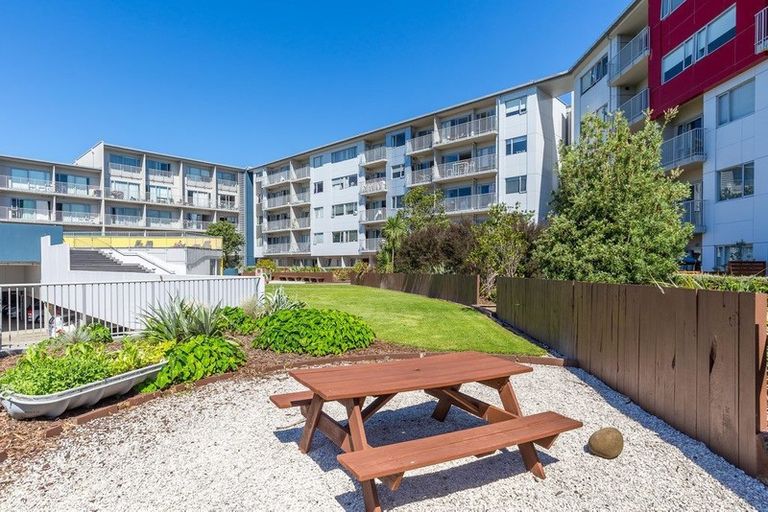 Photo of property in Shoal Haven Apartments, 112a/130 Anzac Street, Takapuna, Auckland, 0622