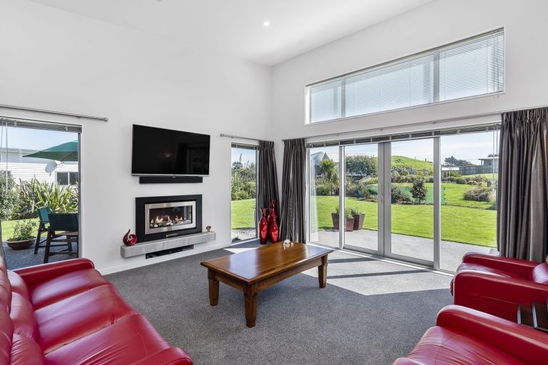 Photo of property in 242 Peka Peka Road, Peka Peka, Waikanae, 5391