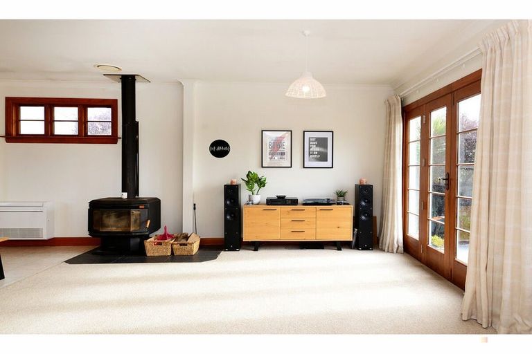 Photo of property in 17 Thackeray Street, Saint Andrews, 7988