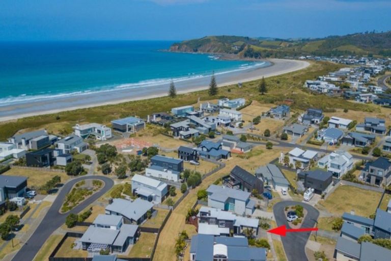 Photo of property in 11 Patiki Place, Omaha, 0986