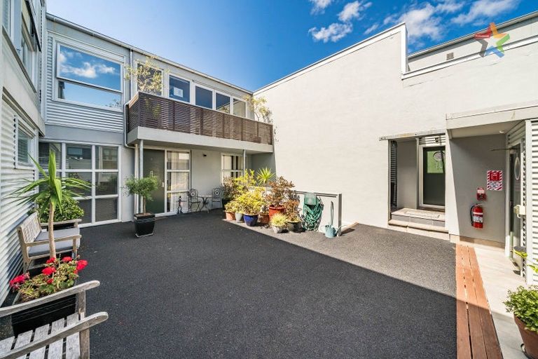 Photo of property in 2/224 Jackson Street, Petone, Lower Hutt, 5012