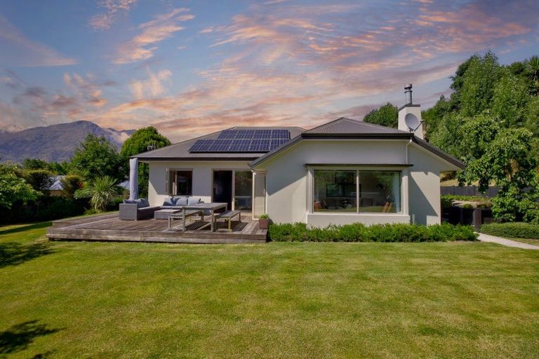 Photo of property in 6 Stowmore Lane, Lower Shotover, Queenstown, 9371