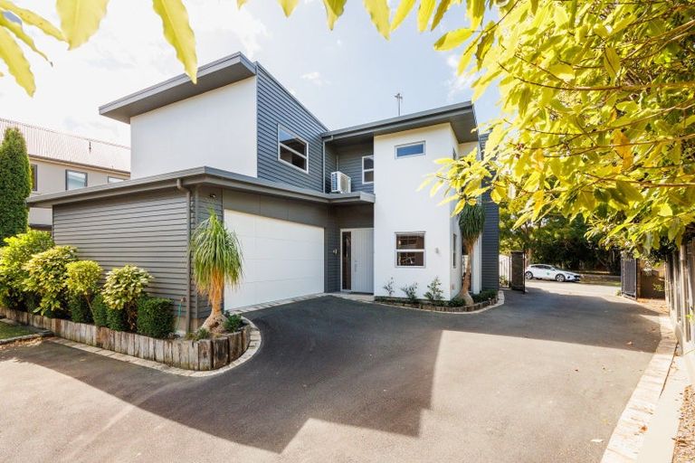 Photo of property in 23 Montgomery Terrace, Hokowhitu, Palmerston North, 4410