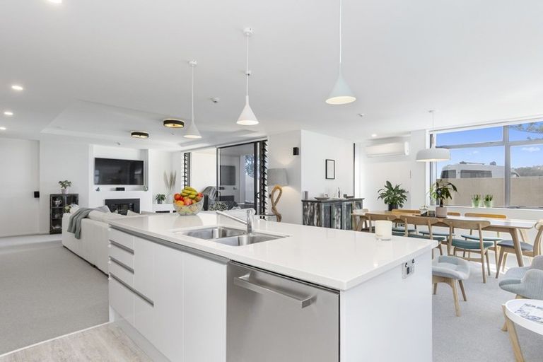 Photo of property in Vivaldi Apartments, 2/48 Marine Parade, Mount Maunganui, 3116