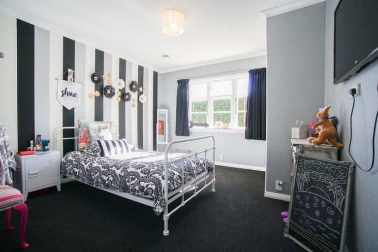 Photo of property in 86 Fitzroy Street, Terrace End, Palmerston North, 4410