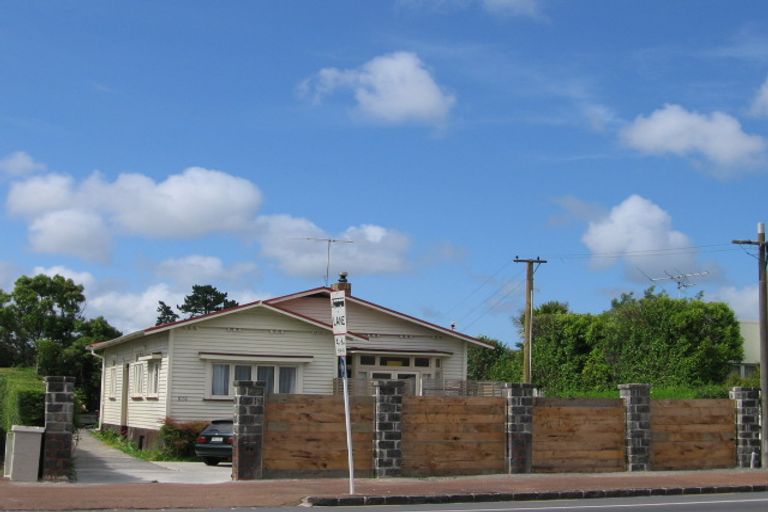 Photo of property in 1052 Great North Road, Point Chevalier, Auckland, 1022