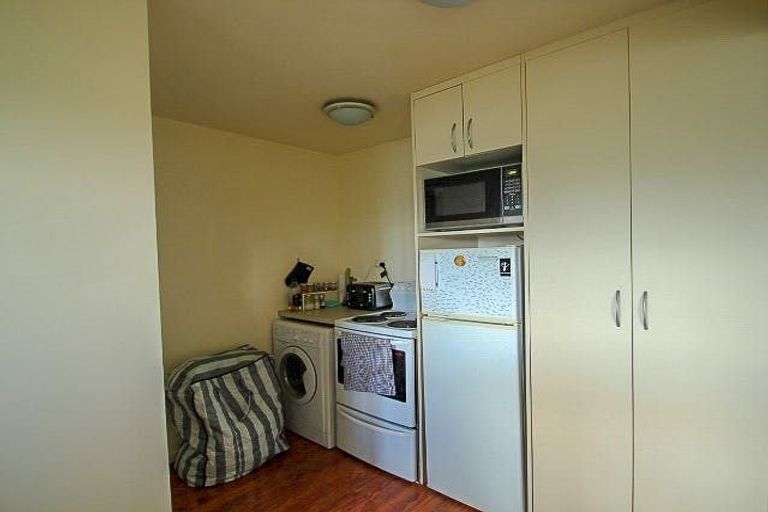 Photo of property in 4/39 Grafton Road, Roseneath, Wellington, 6011