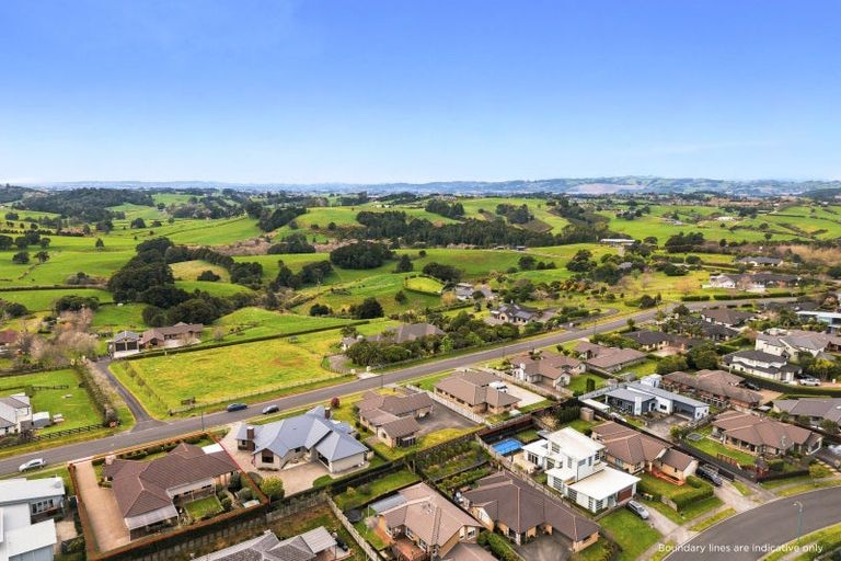 Photo of property in 32 Grace James Road, Pukekohe, 2120